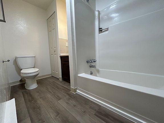 3rd image of 59 Wallace Dr APT I