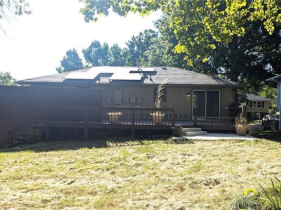 5th image of 1108 NE 10th St