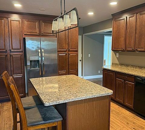 4th image of 77 Maple Dr