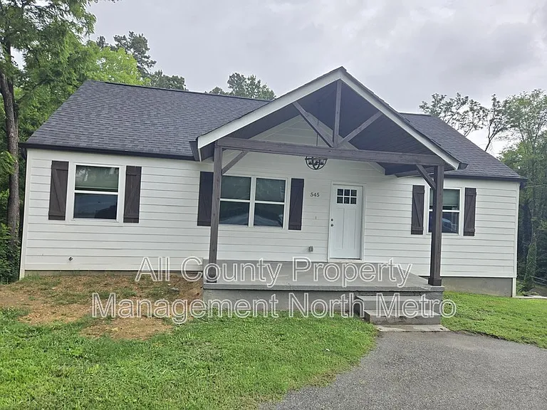 545 Lakeview Dr #A — Photo 1