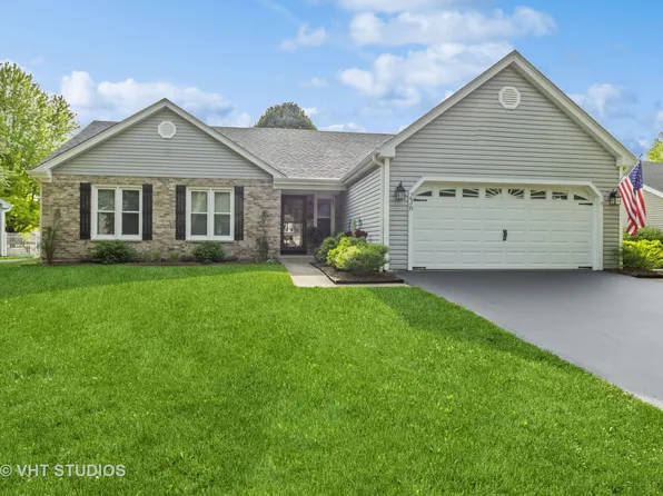 236 Foxmoor Rd, Fox River Grove, IL 60021