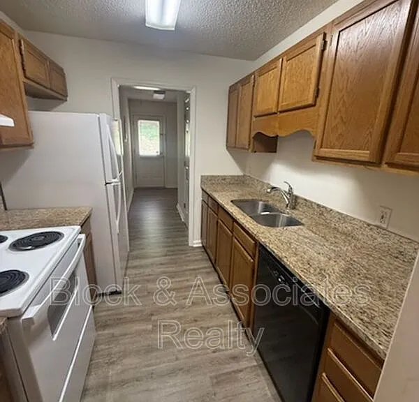 515 Holly St — Photo 2