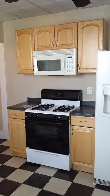 1 bed, 650 sqft, $975 — Photo 2