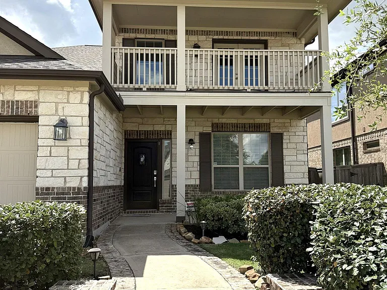 15823 Vanderpool River Dr — Photo 3