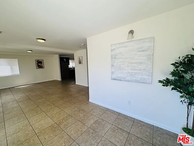 10605 Avalon Blvd — Photo 7