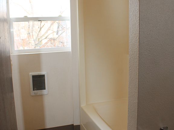 5th image of 412 Yakima St #C