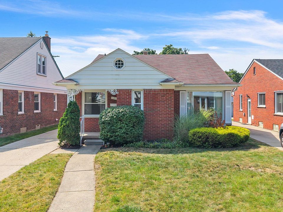 1st image of 141 Robindale Ave