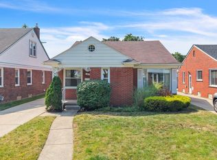 141 Robindale Ave, Dearborn, MI 48128