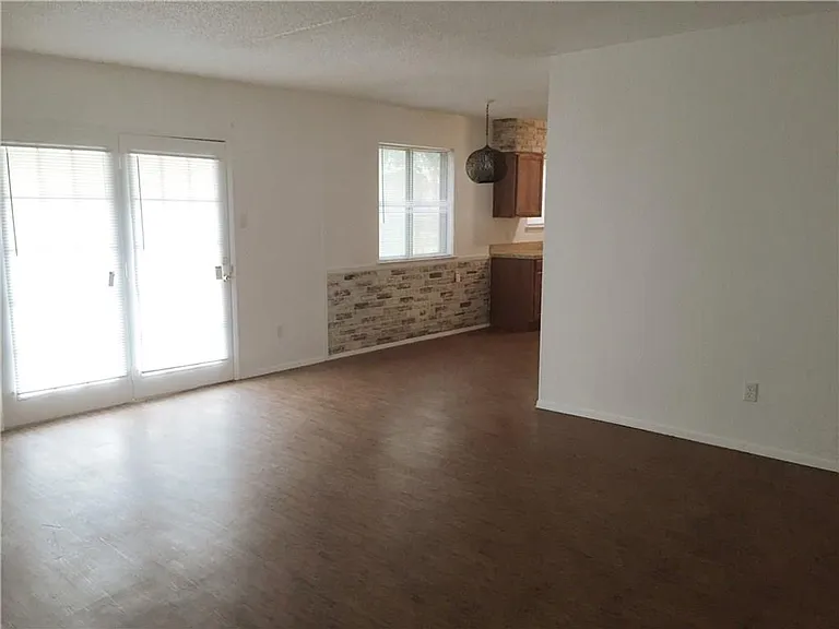 6840 Margaret Dr — Photo 7