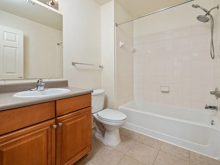 715 Majestic Dr — Photo 22