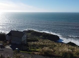 68 Eel Ct, Whitethorn, CA 95589