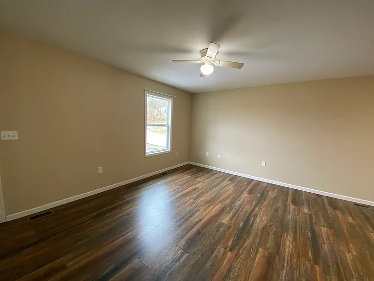 65 Short Rd — Photo 4