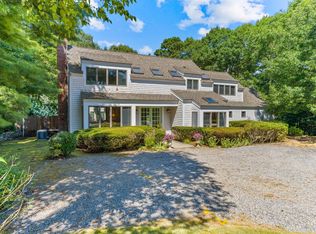 27 Greensward Cir, Mashpee, MA 02649