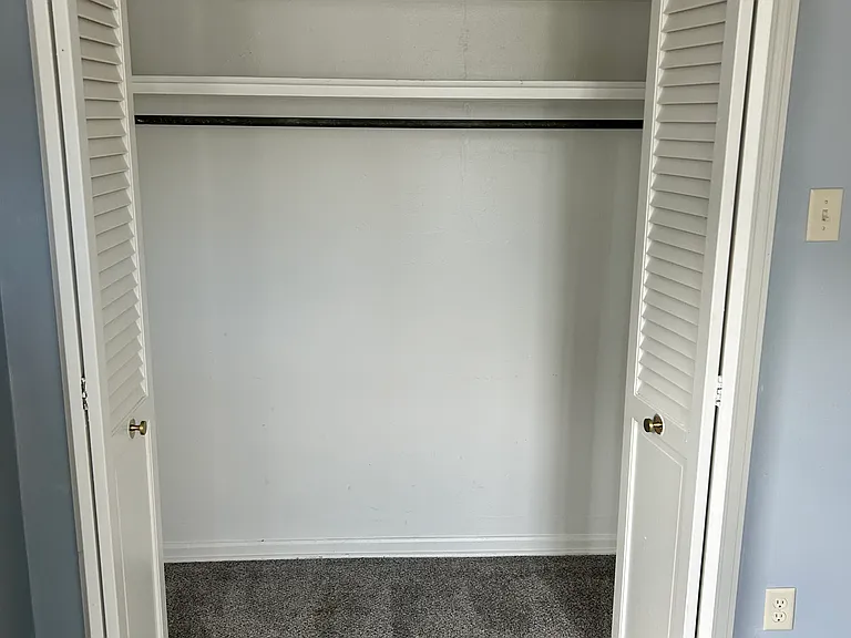 218 W Vine St — Photo 13