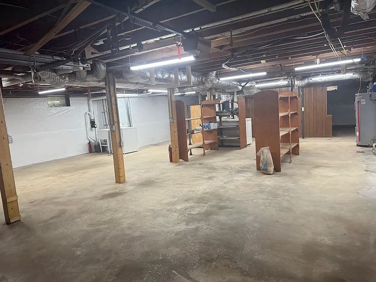 Workshop, man cave, car parking, etc