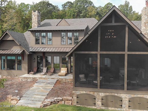 2nd image of 626 Emerald Shores Pkwy