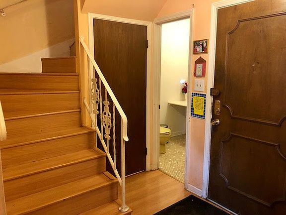 3rd image of 2838 W Touhy Ave Unit F
