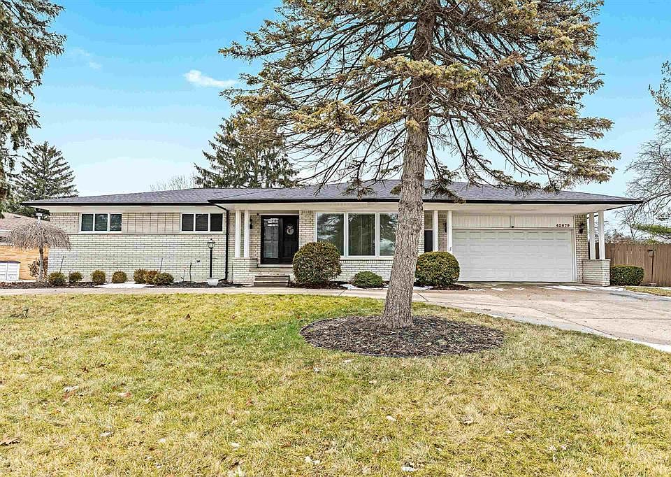 1st image of 42679 Mayhew Dr