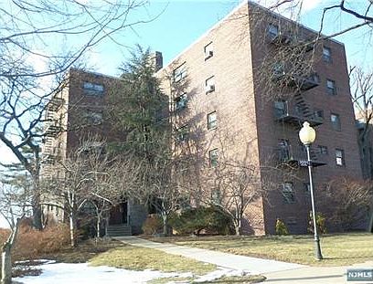 1st image of 3001 Edwin Ave APT 1A
