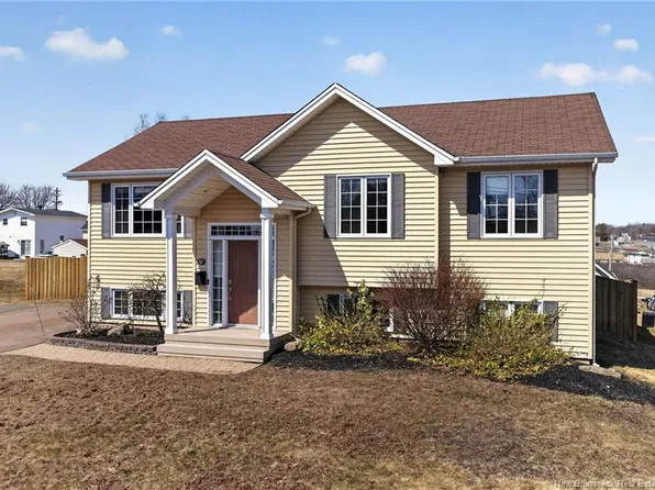 87 Fidele Ct, Dieppe, NB E1A 0C9