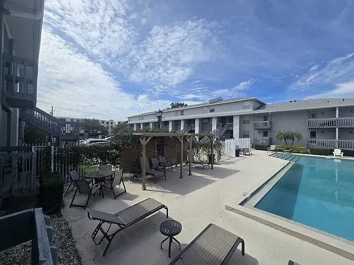 1 bed, 1.0 bath, 595 sqft, $1,150 — Photo 3