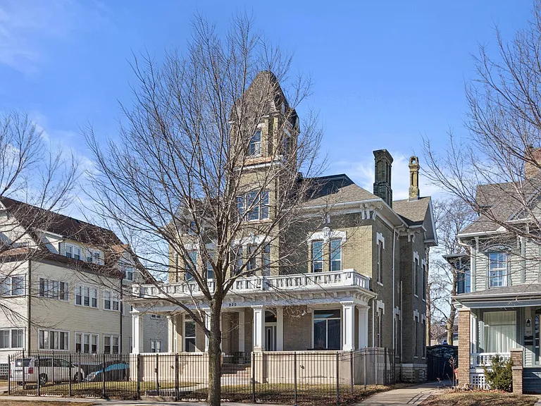 920 Main St — Photo 8