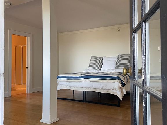 3rd image of 137B Santa Rosa Ave #B