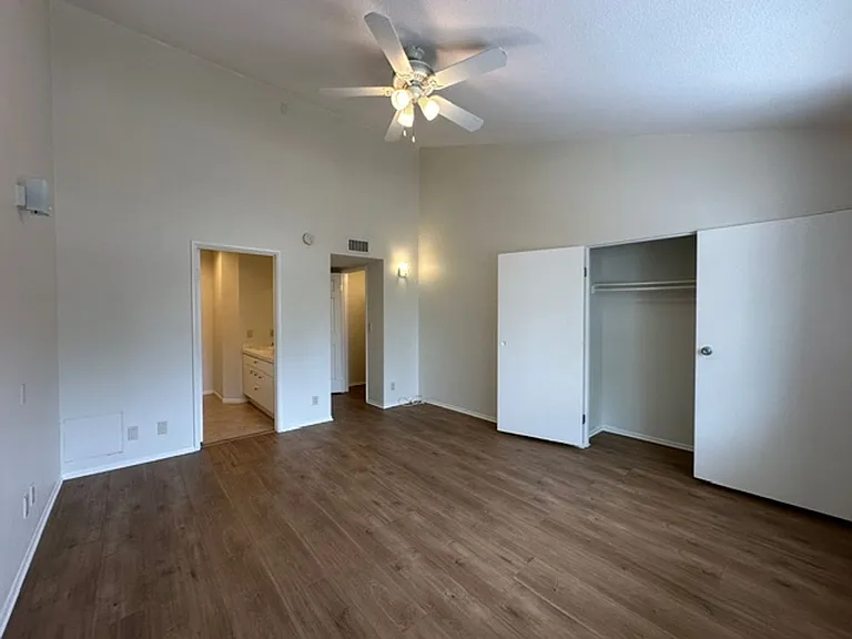 22865 Del Valle St #6 — Photo 19
