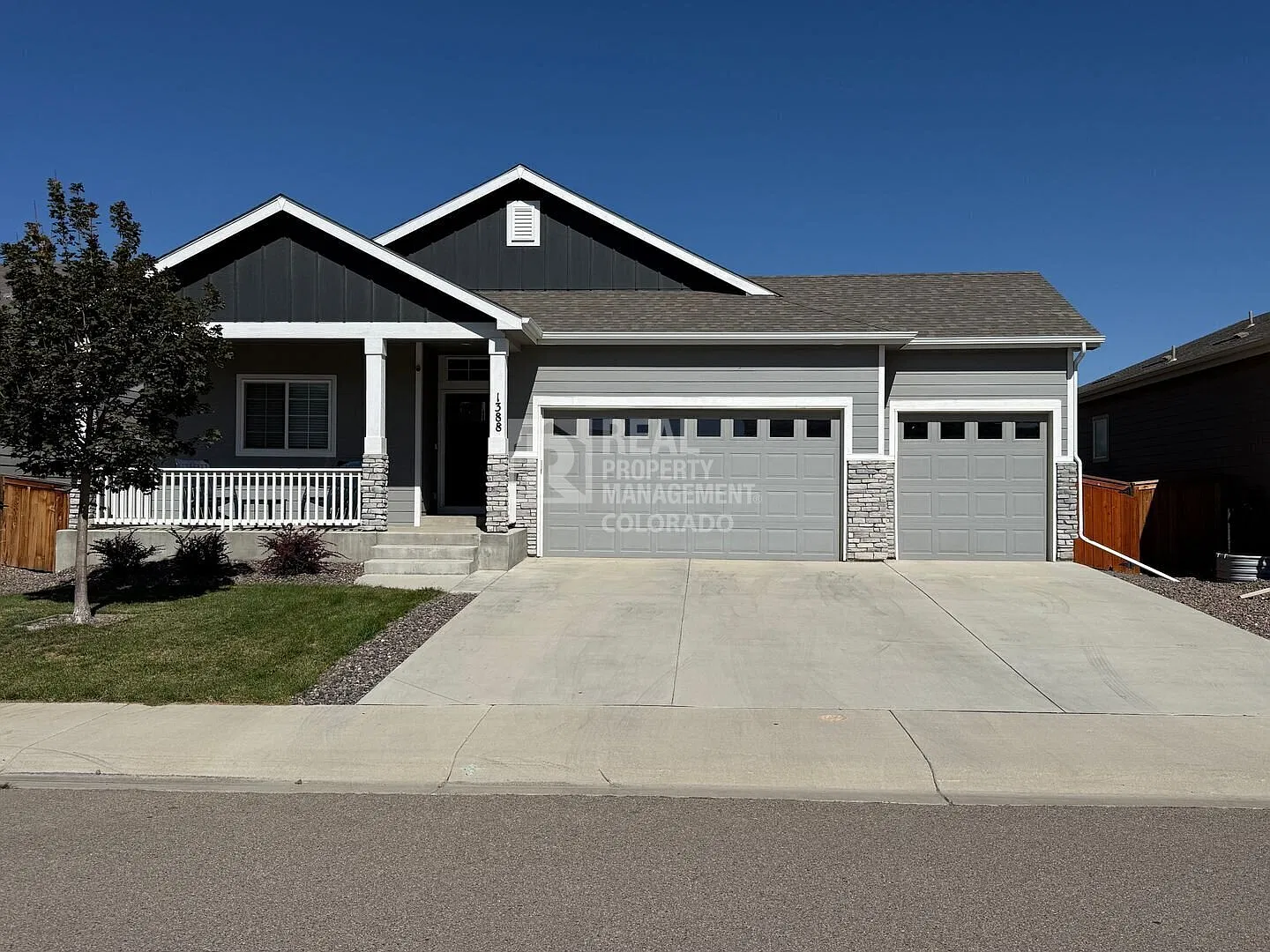 Beautiful 5 Bedroom Ranch Home with Finished Basement in Severance — Photo 1