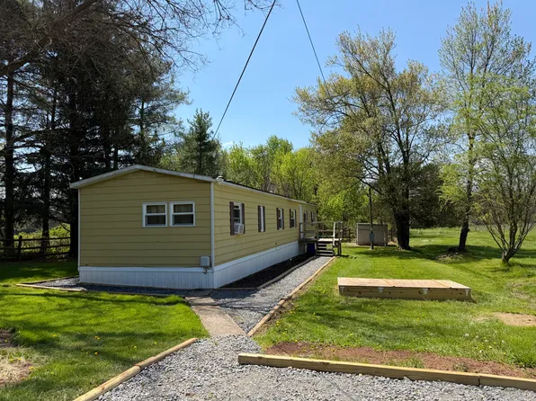 8730 Carlisle Rd, Wellsville, PA 17365