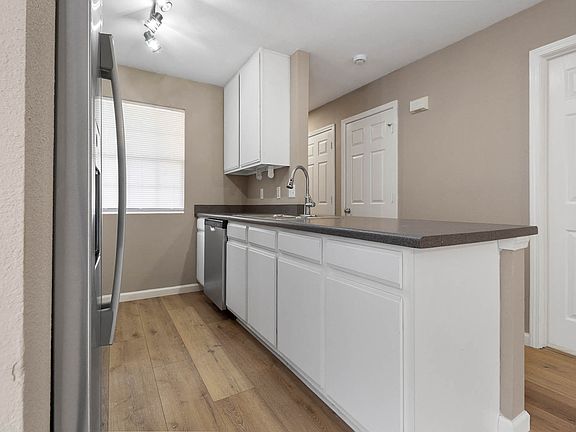 2nd image of 1508 Cornerstone Ct #B