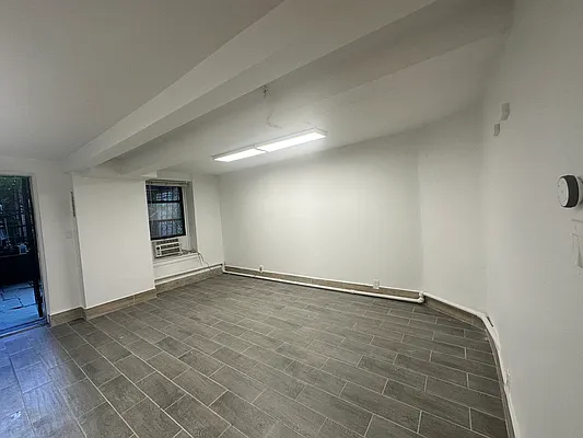 Rented by Compass | media 10