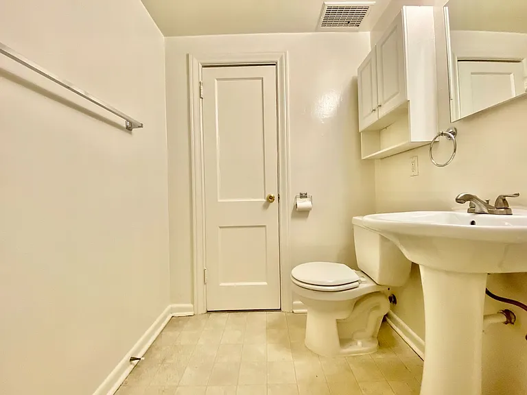561 Aloha St — Photo 13