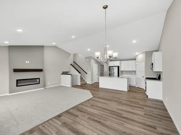 4699 89th St NE, Monticello, MN 55362