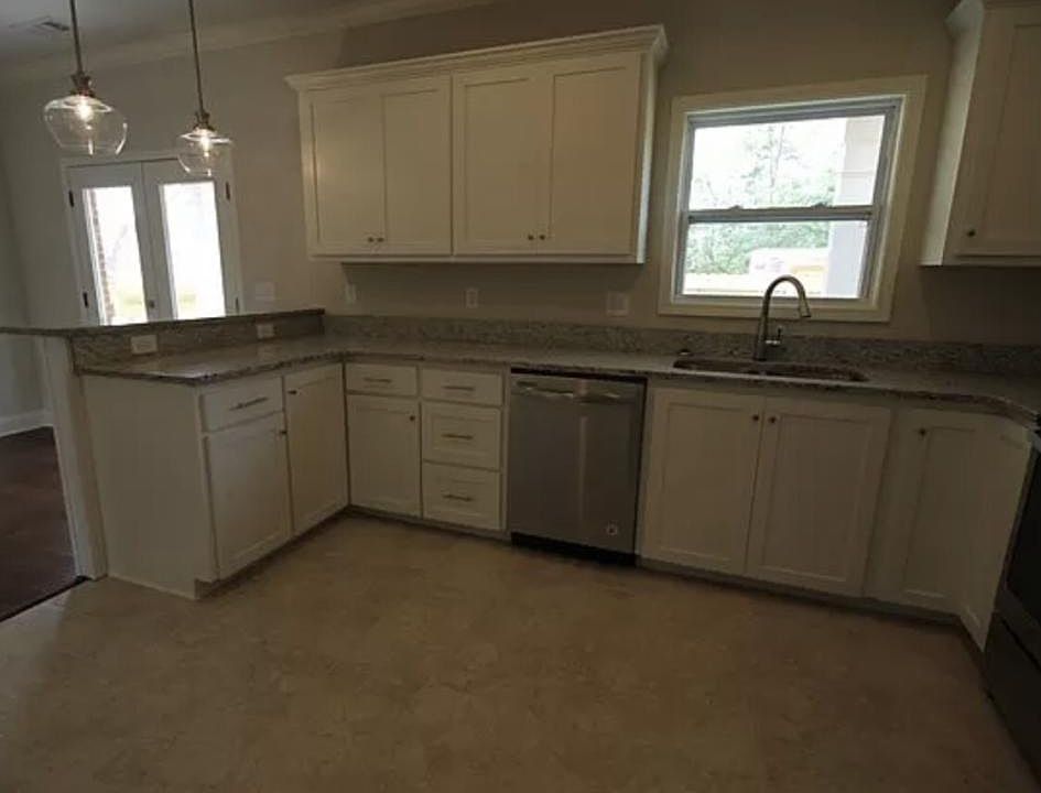 1st image of 107 Vail Dr