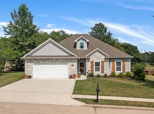 5300 Chamois Dr, Columbia, MO 65203