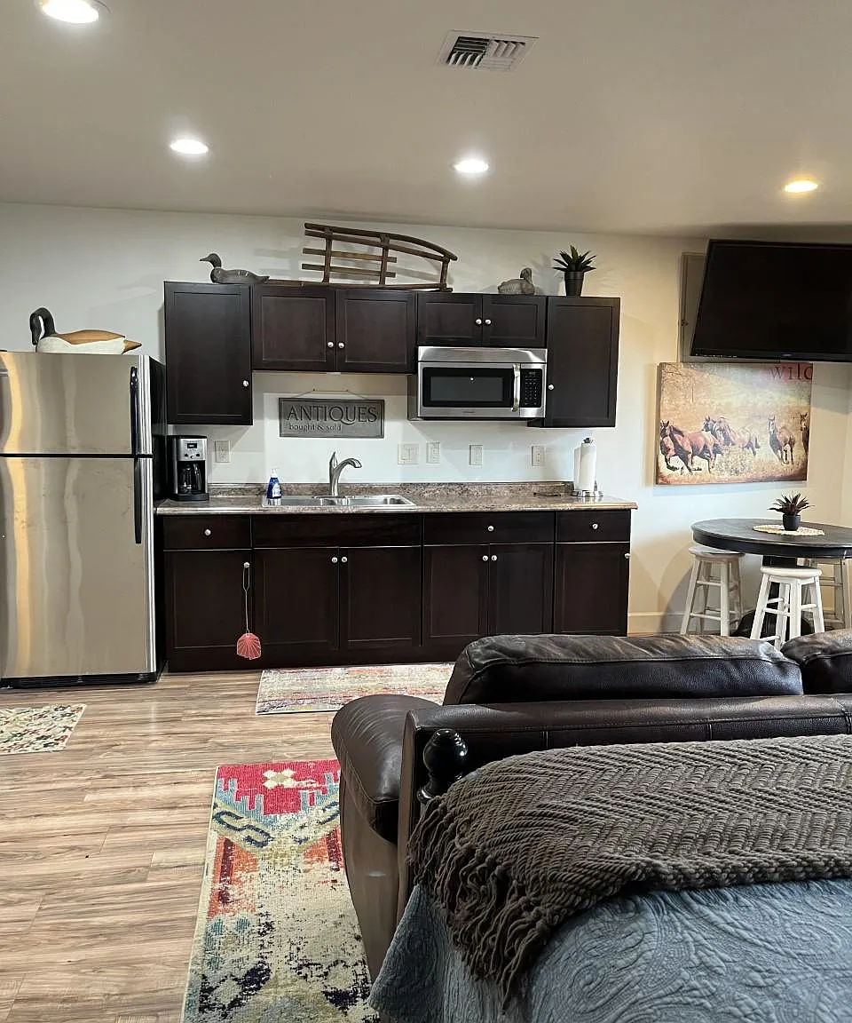 Studio, 434 sqft, $1,250 — Photo 2