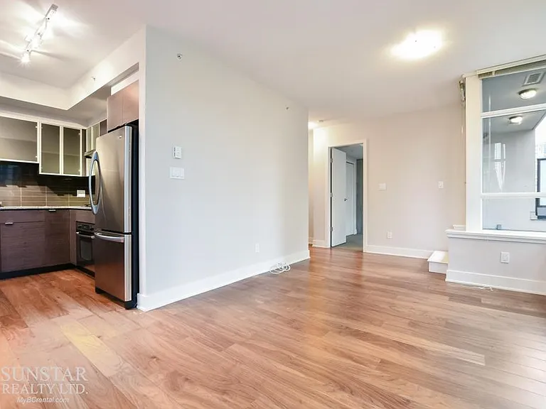 988 Richards St #706 — Photo 3