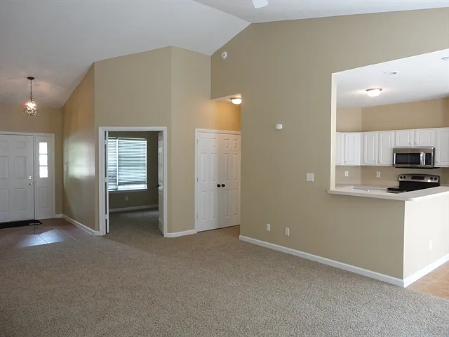 3 bed, 2.0 bath, 1696 sqft, $2,250 — Photo 4