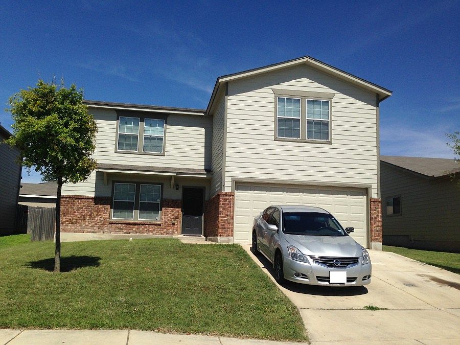1st image of 415 Orchard Willow