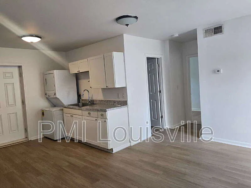 2 bed, 1.0 bath, $1,050 — Photo 3