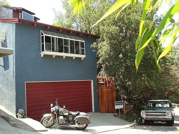 Seperate 2 Car Garage with Guest House above