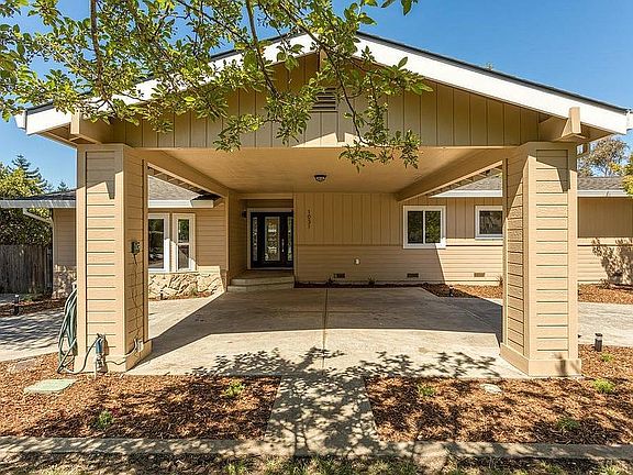 3rd image of 1031 Berry Ln