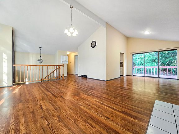 5th image of 15115 SE 48th Dr