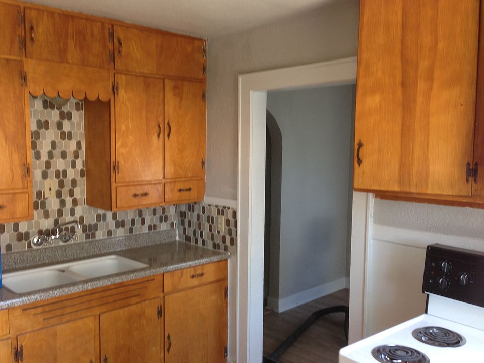 2nd image of 1604 8th Ave