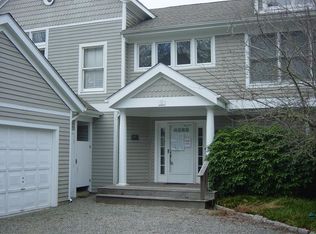 223 Sandpiper Ln, Vineyard Haven, MA 02568