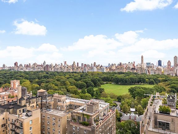 3rd image of 22 W 66th St #24