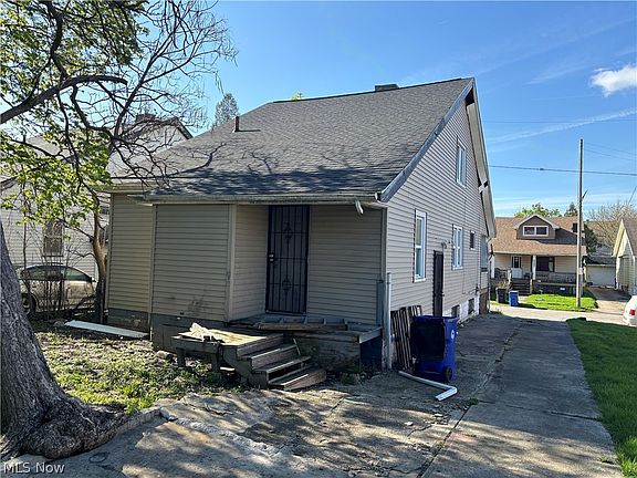 3rd image of 11009 Gay Ave
