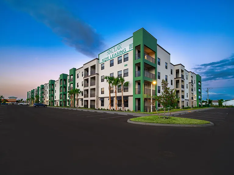 Sinclair at Palm Pointe — Photo 36
