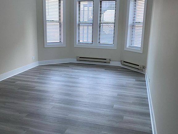 3rd image of 3845 N Greenview Ave #41W